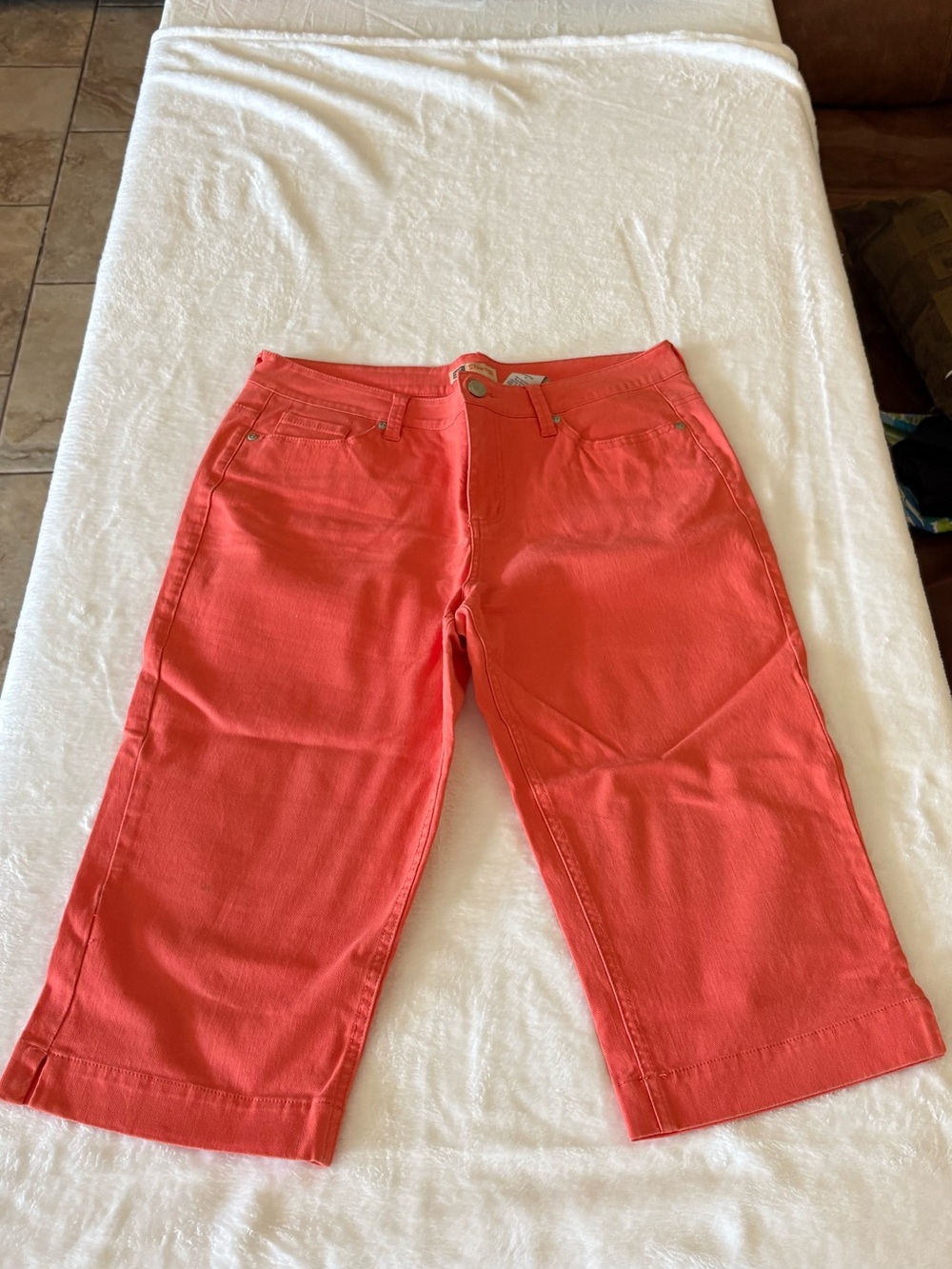 Women's Coral Stretch Crop Jean Capris